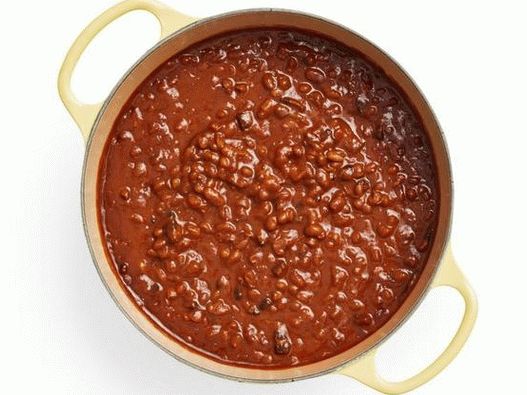 Фото боб яхния в доматен сос с бърбън