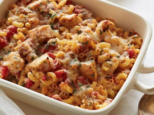 Италиански макаронени изделия и пилешко гювеч