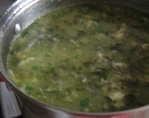 Зелена спанатна зелева супа